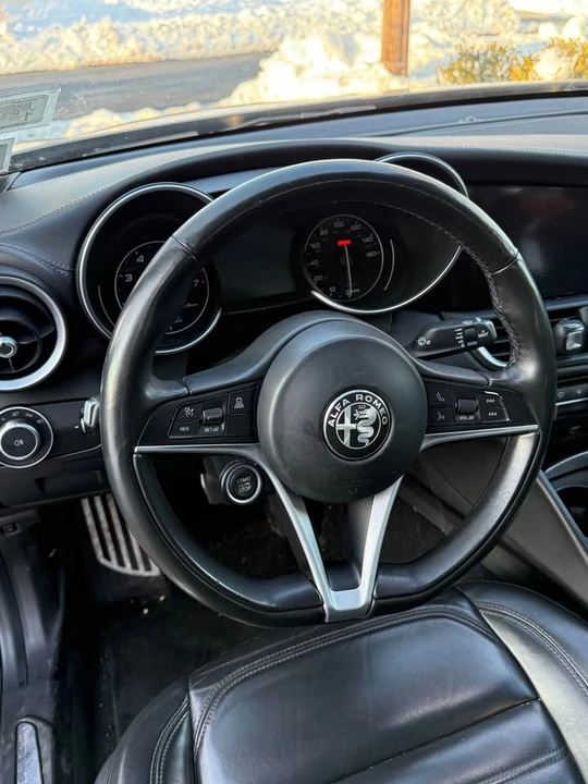 2019 Alfa Romeo Giulia - Image 7 of 9