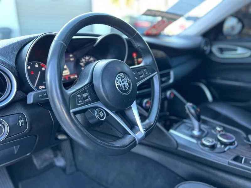 2019 Alfa Romeo Giulia - Image 7 of 12
