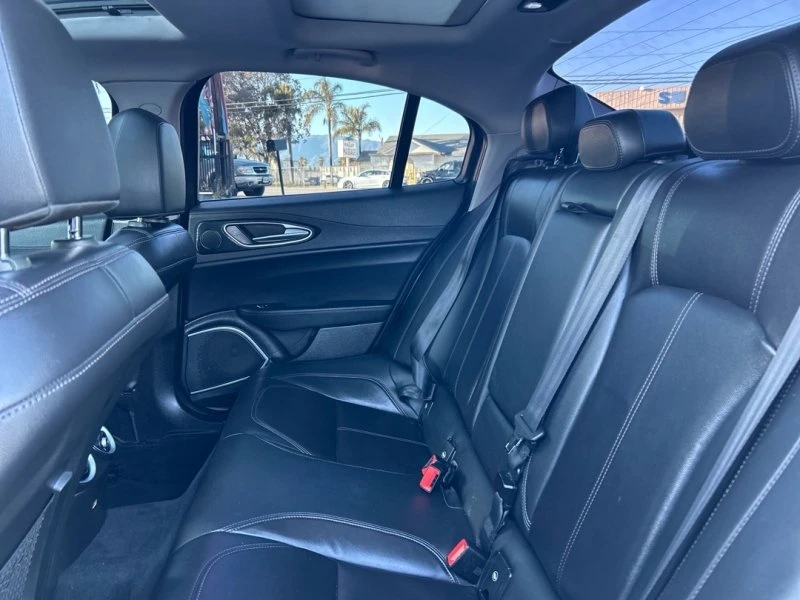 2019 Alfa Romeo Giulia - Image 4 of 7