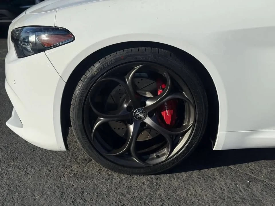 2019 Alfa Romeo Giulia - Image 9 of 20