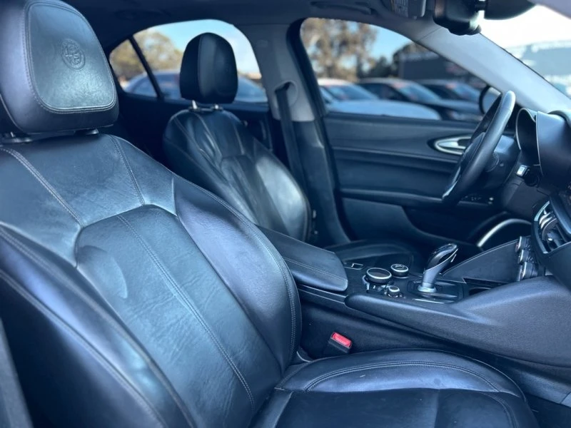 2019 Alfa Romeo Giulia - Image 2 of 7