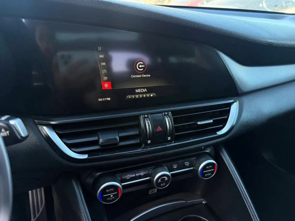 2019 Alfa Romeo Giulia - Image 12 of 20