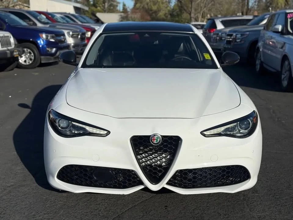 2019 Alfa Romeo Giulia - Image 5 of 20