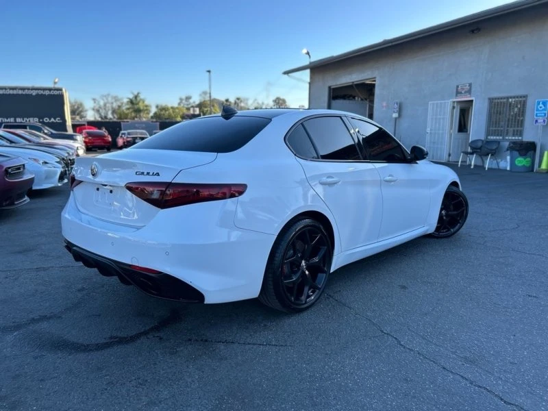 2019 Alfa Romeo Giulia - Image 3 of 12