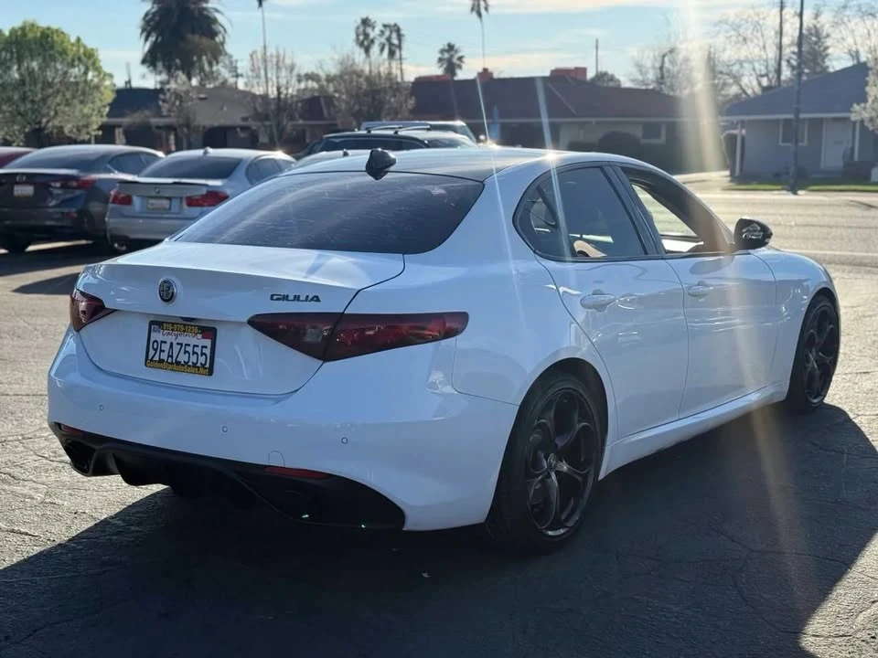 2019 Alfa Romeo Giulia - Image 6 of 20