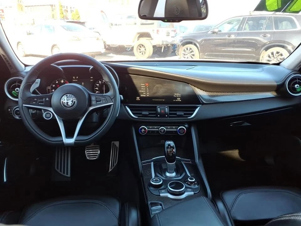 2019 Alfa Romeo Giulia - Image 15 of 20
