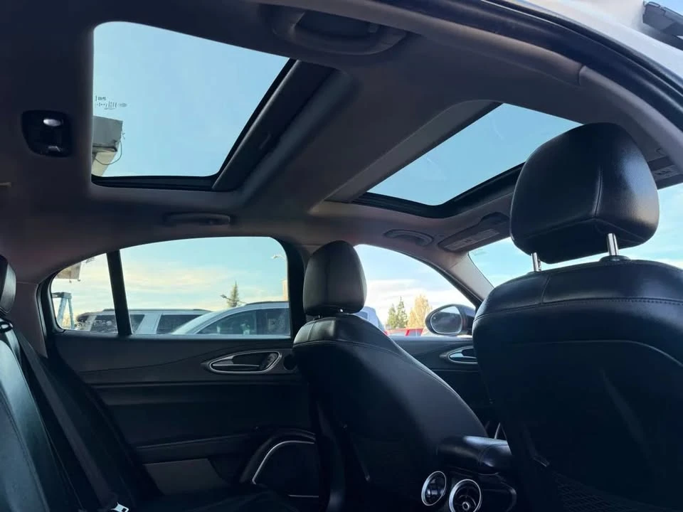 2019 Alfa Romeo Giulia - Image 19 of 20