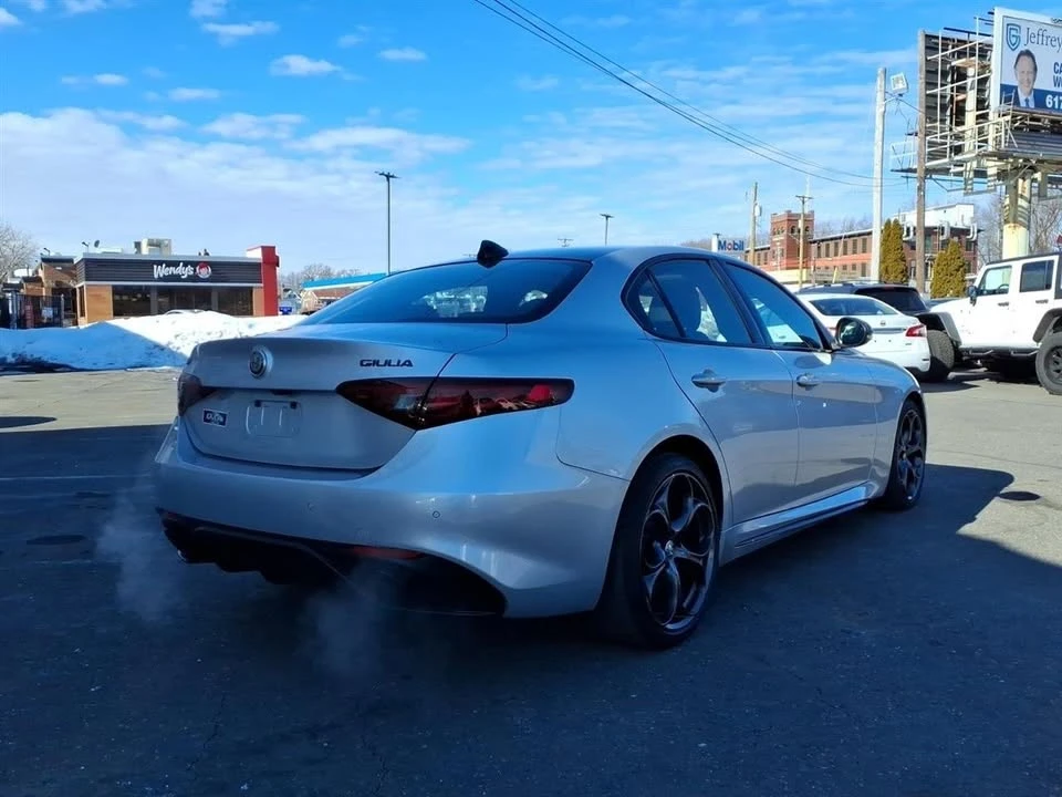 2019 Alfa Romeo Giulia - Image 9 of 20