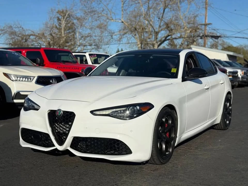 2019 Alfa Romeo Giulia - Image 8 of 20