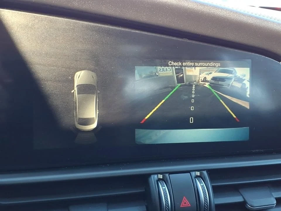 2019 Alfa Romeo Giulia - Image 18 of 20