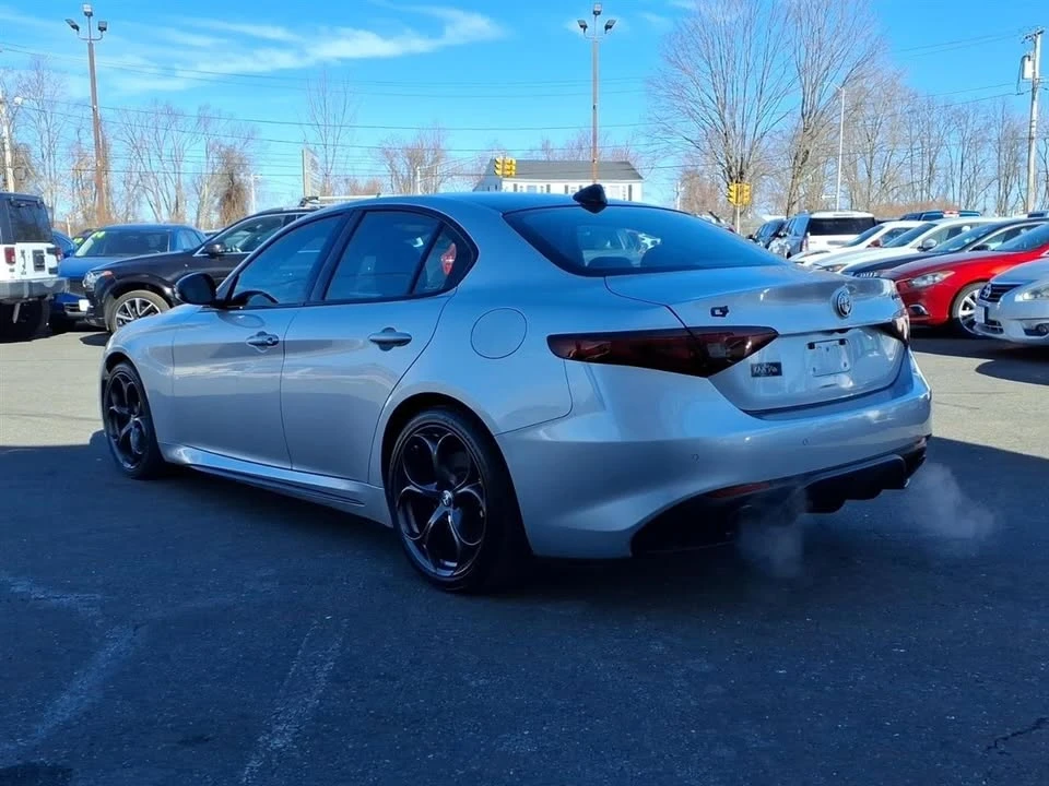 2019 Alfa Romeo Giulia - Image 6 of 20