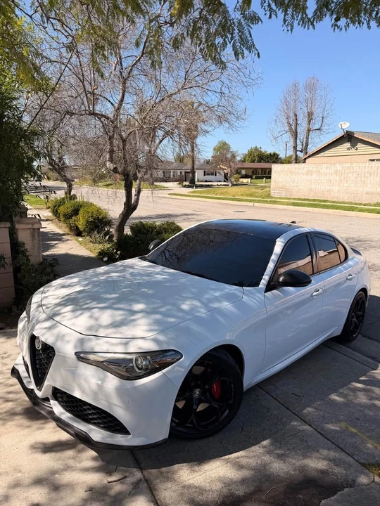 2019 Alfa Romeo Giulia - Image 10 of 11