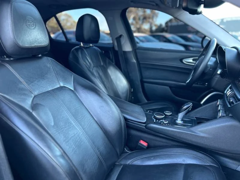 2019 Alfa Romeo Giulia - Image 8 of 11