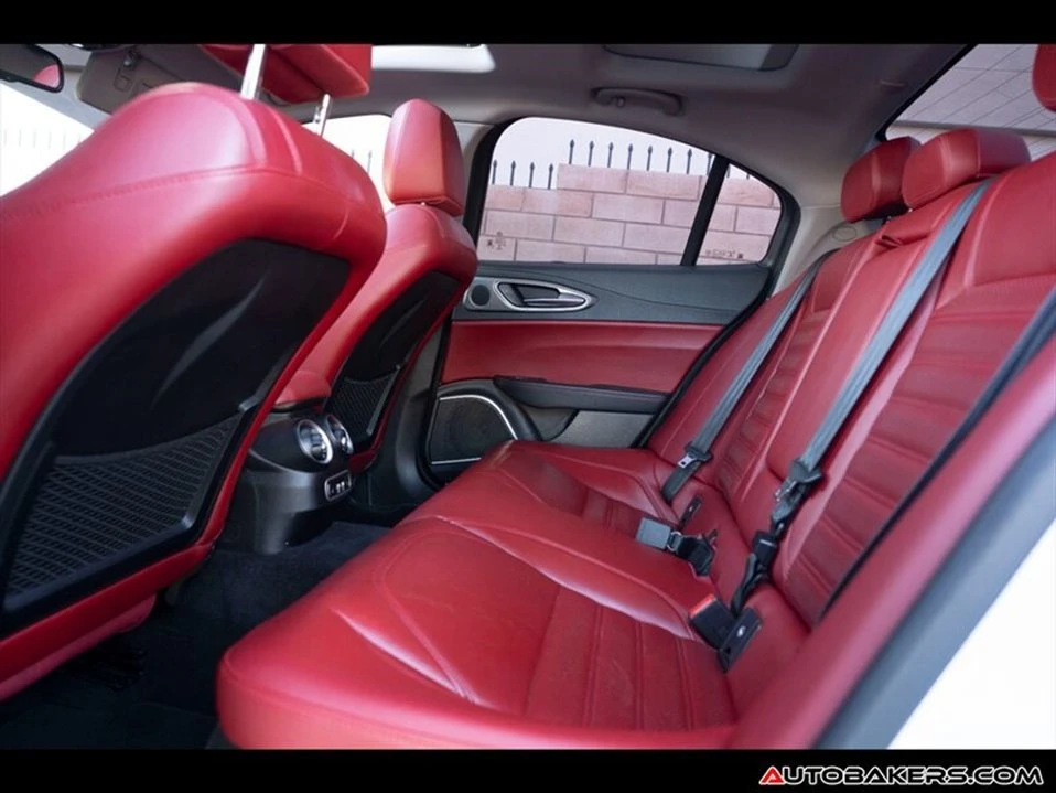 2019 Alfa Romeo Giulia - Image 18 of 20