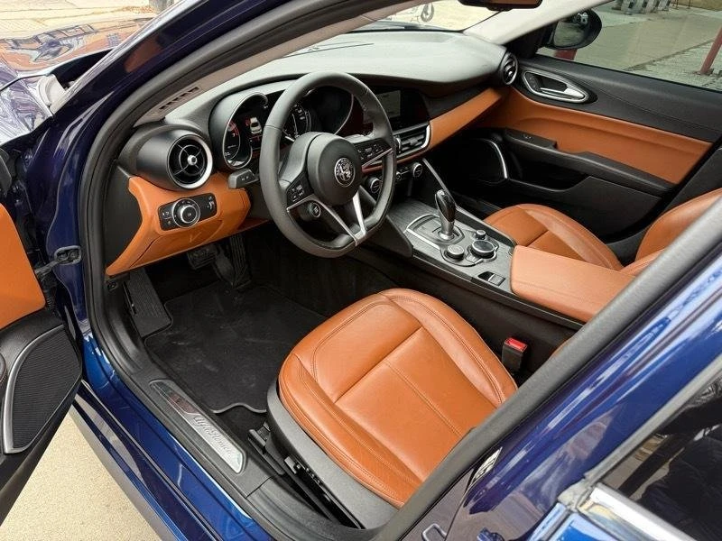 2019 Alfa Romeo Giulia - Image 14 of 20