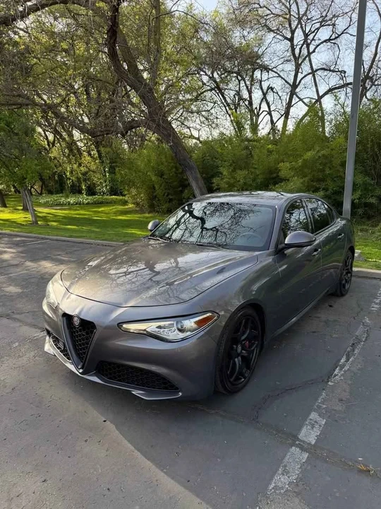 2019 Alfa Romeo Giulia - Image 4 of 10