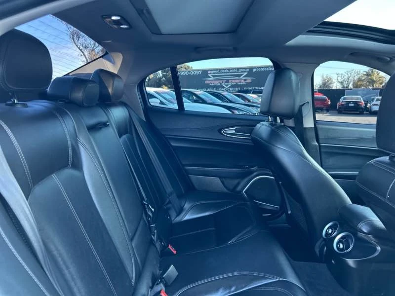 2019 Alfa Romeo Giulia - Image 11 of 11