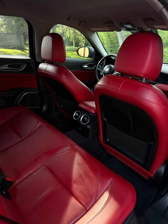 2019 Alfa Romeo Giulia - Image 9 of 10