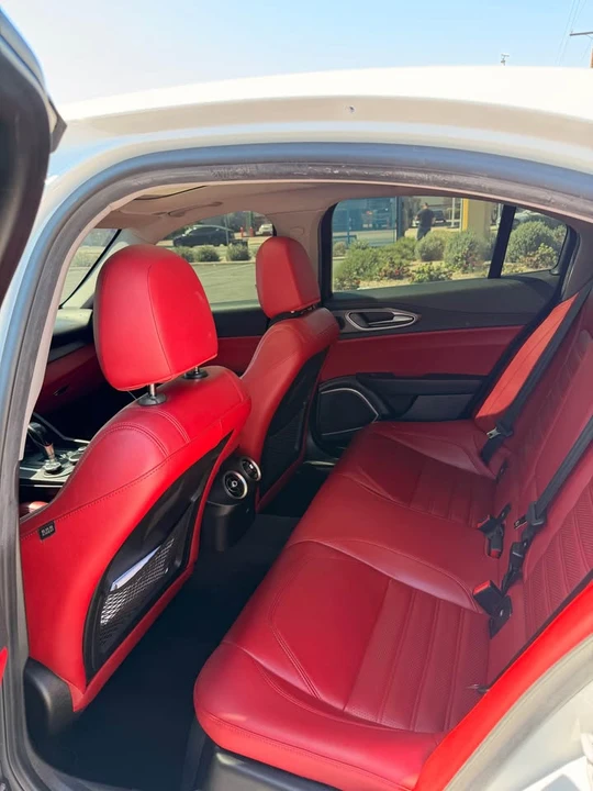 2019 Alfa Romeo Giulia - Image 5 of 11