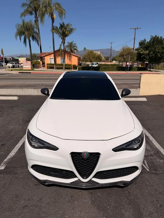 2019 Alfa Romeo Giulia - Image 3 of 11