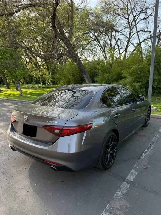 2019 Alfa Romeo Giulia - Image 6 of 10