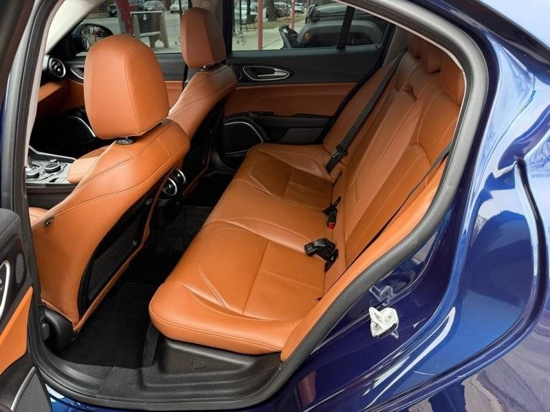 2019 Alfa Romeo Giulia - Image 16 of 20