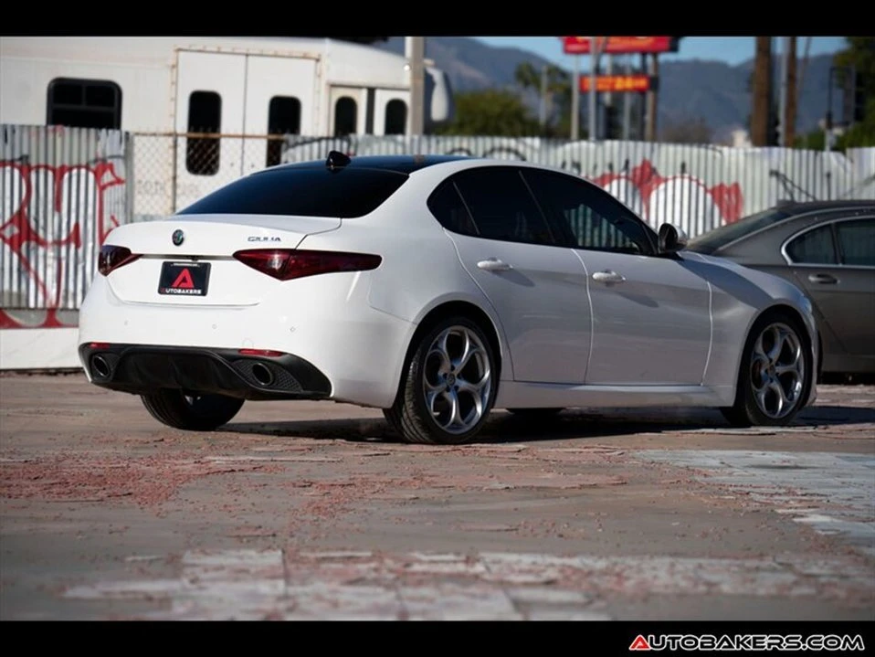 2019 Alfa Romeo Giulia - Image 5 of 20