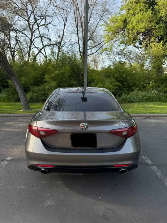 2019 Alfa Romeo Giulia - Image 4 of 10