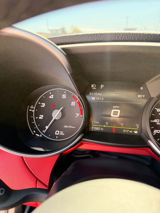 2019 Alfa Romeo Giulia - Image 8 of 11