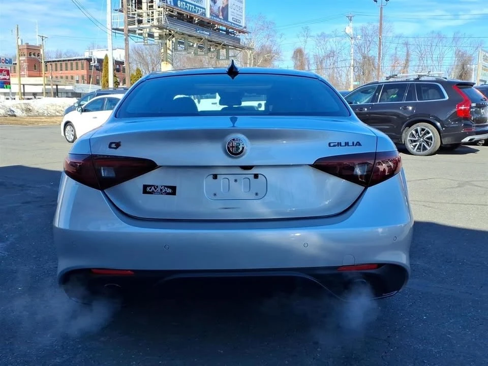 2019 Alfa Romeo Giulia - Image 7 of 20