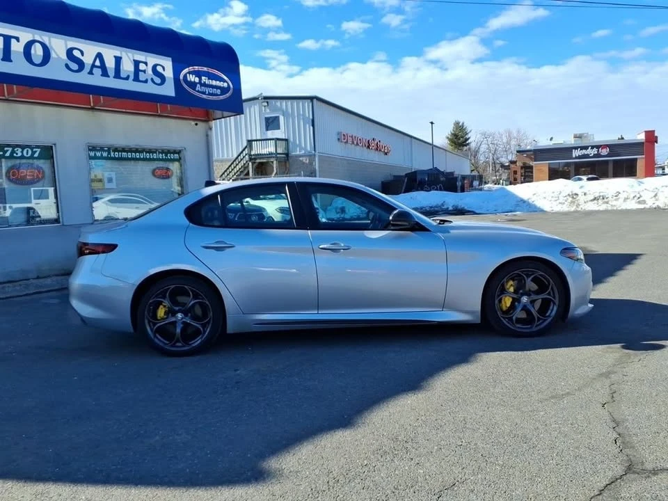 2019 Alfa Romeo Giulia - Image 10 of 20