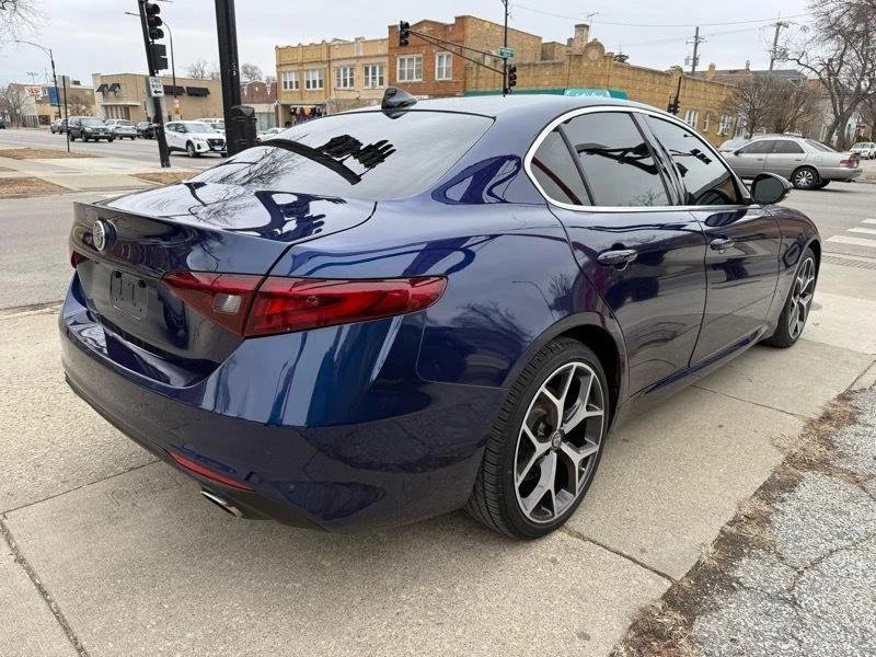 2019 Alfa Romeo Giulia - Image 8 of 20
