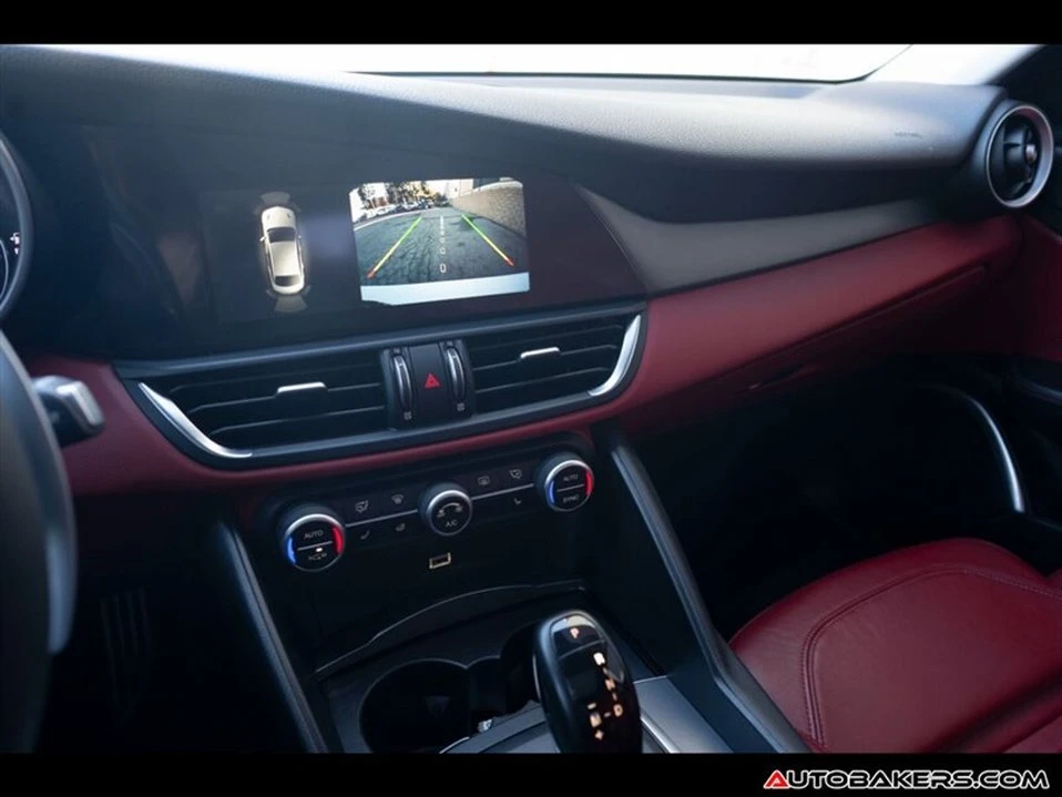 2019 Alfa Romeo Giulia - Image 19 of 20