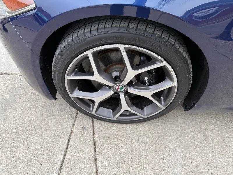 2019 Alfa Romeo Giulia - Image 13 of 20