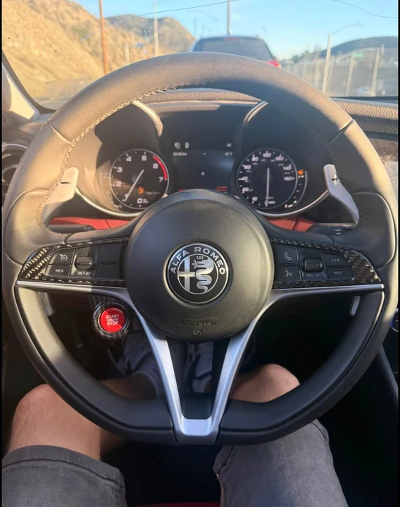 2019 Alfa Romeo Giulia - Image 6 of 8