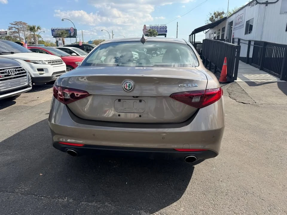 2019 Alfa Romeo Giulia - Image 5 of 14
