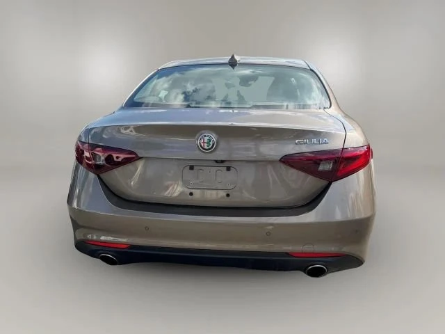 2019 Alfa Romeo Giulia - Image 7 of 11