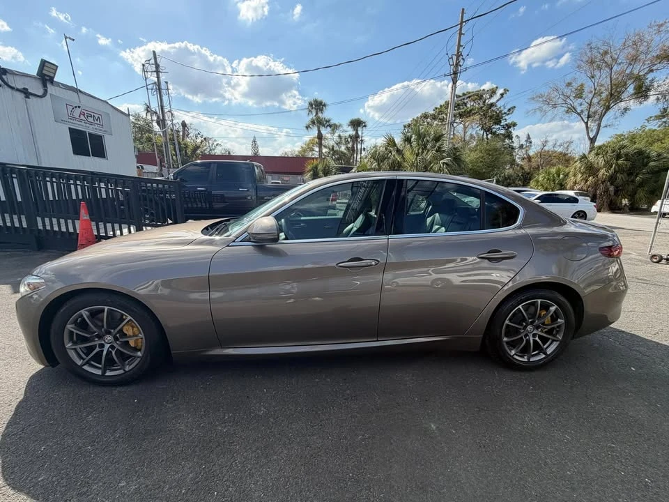 2019 Alfa Romeo Giulia - Image 8 of 14