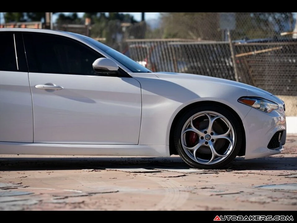 2019 Alfa Romeo Giulia - Image 11 of 20