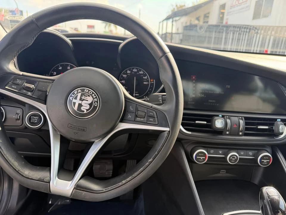 2019 Alfa Romeo Giulia - Image 13 of 14