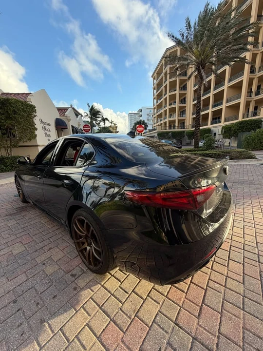 2019 Alfa Romeo Giulia - Image 6 of 15