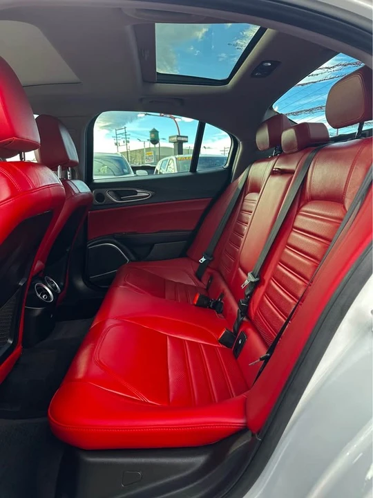 2019 Alfa Romeo Giulia - Image 15 of 15