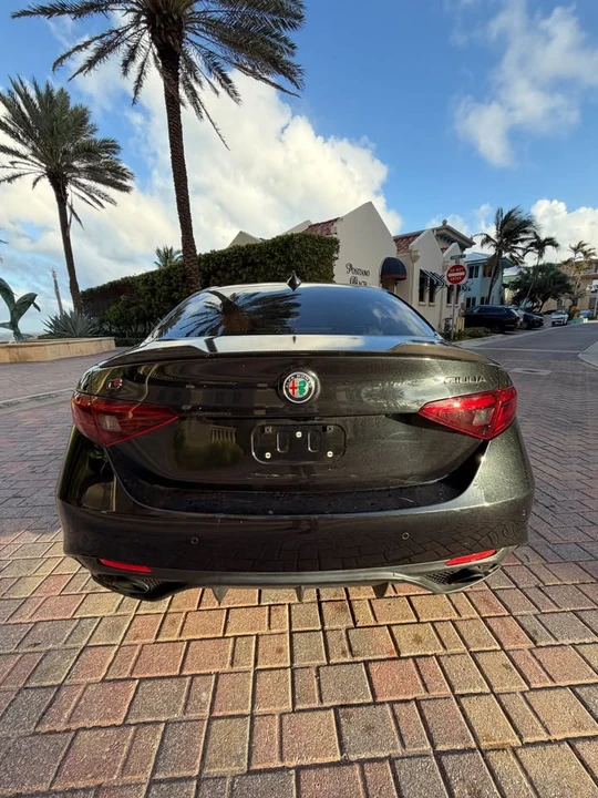 2019 Alfa Romeo Giulia - Image 8 of 15