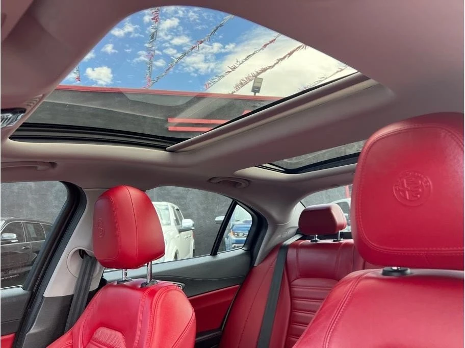 2019 Alfa Romeo Giulia - Image 12 of 20