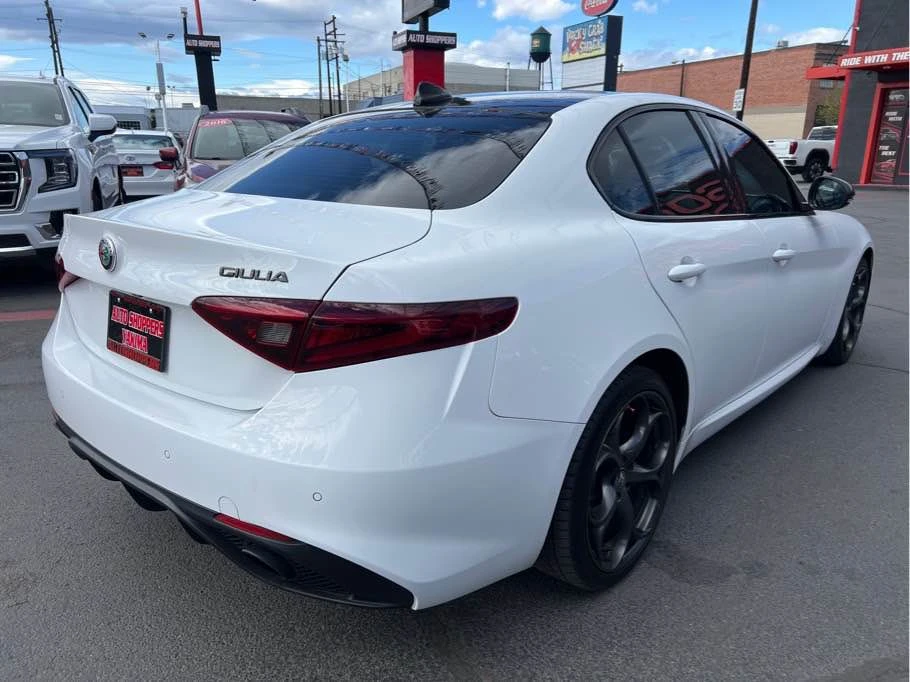 2019 Alfa Romeo Giulia - Image 6 of 13