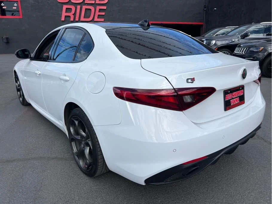 2019 Alfa Romeo Giulia - Image 4 of 13