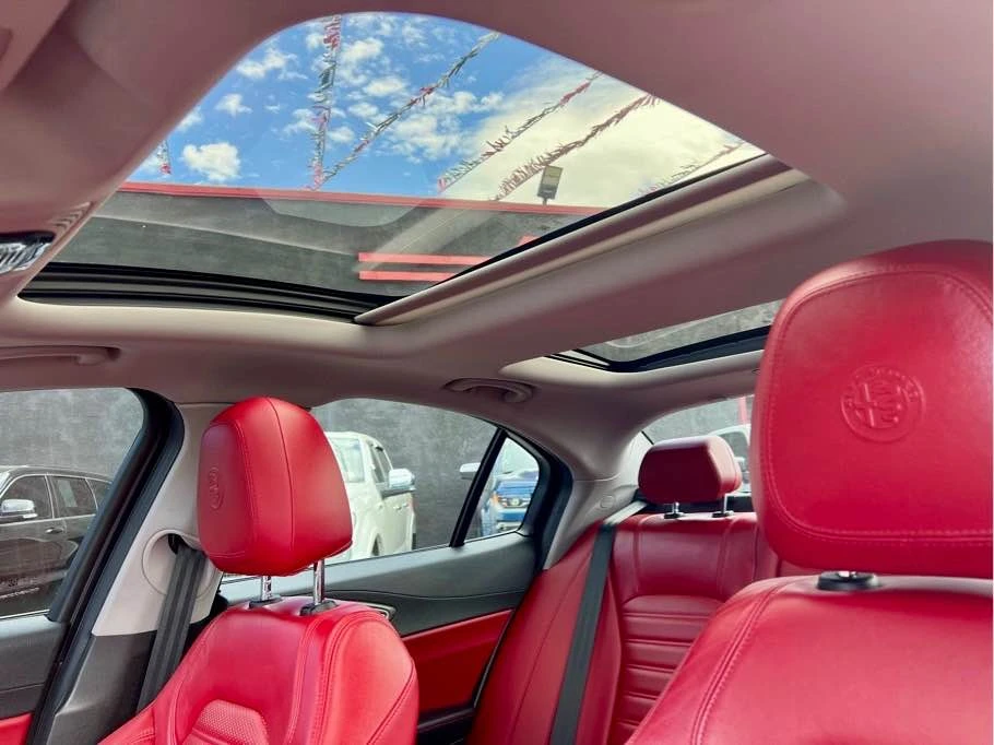 2019 Alfa Romeo Giulia - Image 11 of 13