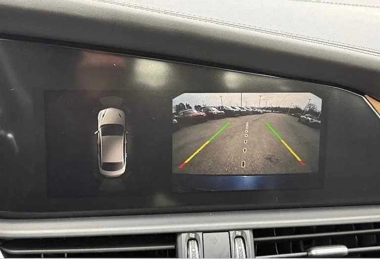2019 Alfa Romeo Giulia - Image 6 of 8
