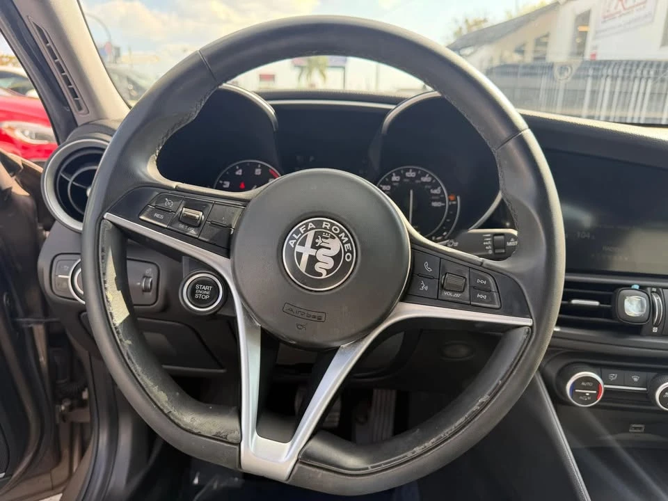 2019 Alfa Romeo Giulia - Image 10 of 14