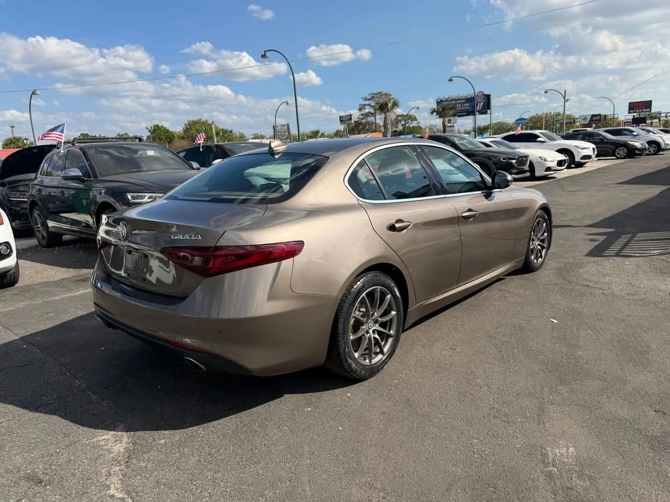 2019 Alfa Romeo Giulia - Image 11 of 14